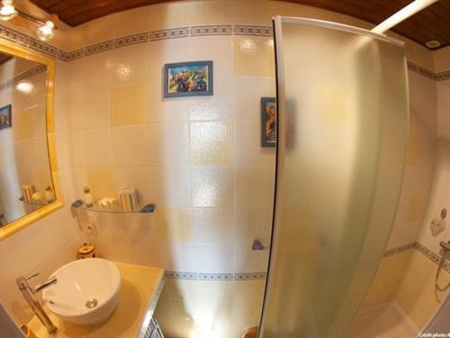 Twin Room with Shower