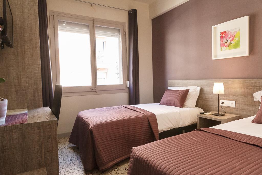 Standard Double Room with Private Bathroom