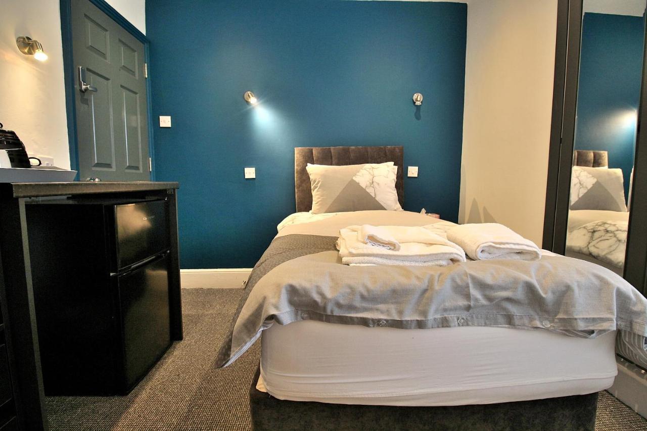 Single Room with Private Bathroom