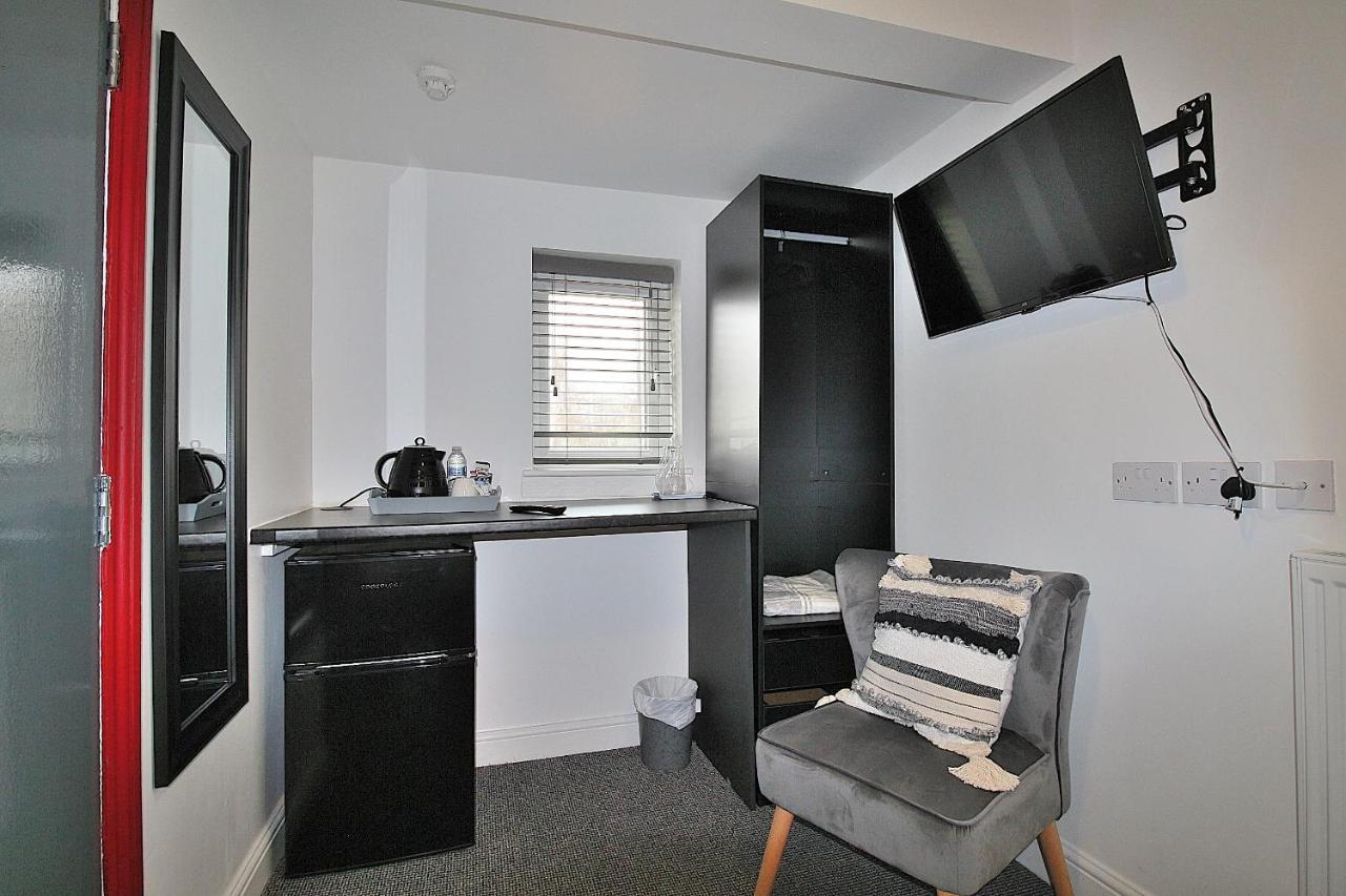 Single Room with Shared Bathroom