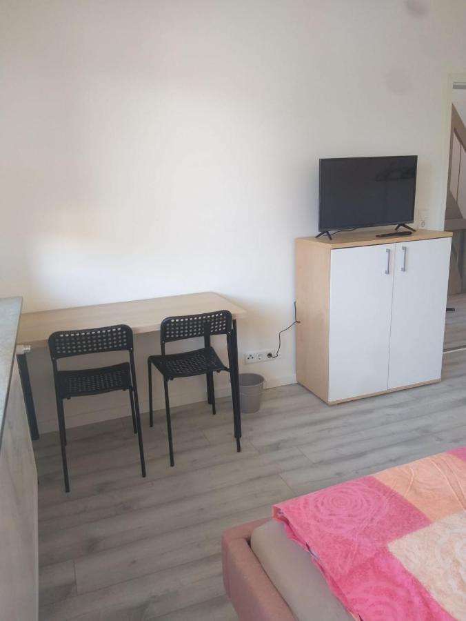 Einzelzimmer mit Balkon
