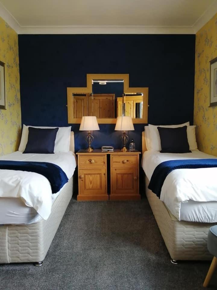 Twin Room with Private Bathroom