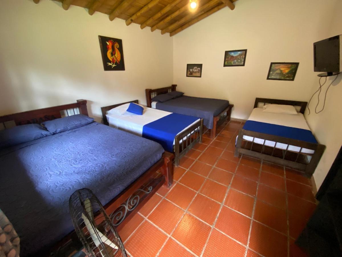 Habitación Familiar con baño privado