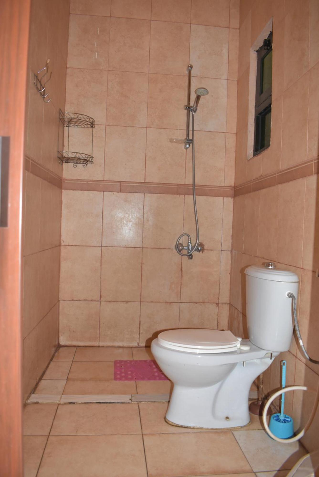 Single Room,867037568:JPEG