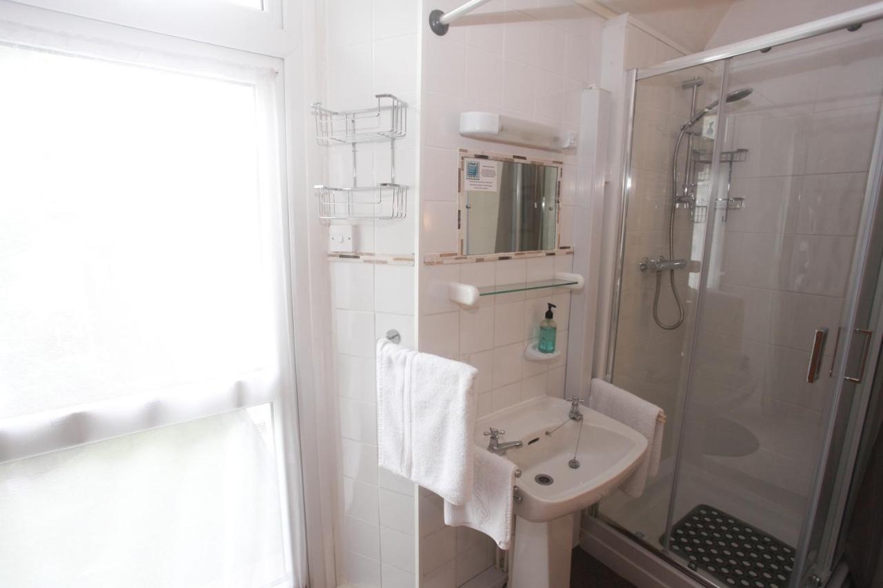 Twin Room with Shower,1225906661:JPEG