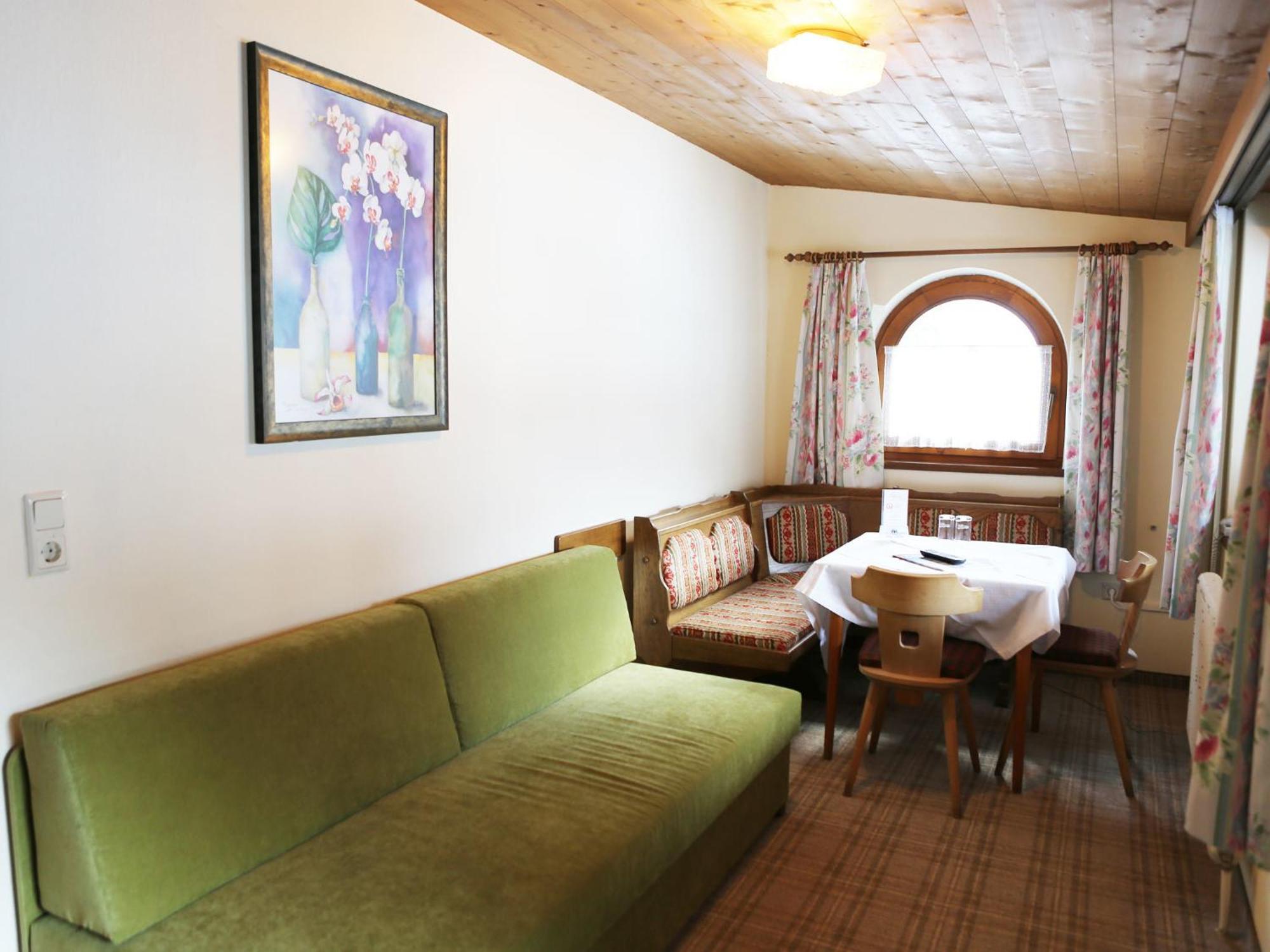 Familienzimmer mit Balkon (2 Erwachsene + 1 Kind)