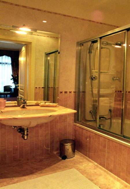 Suite Junior con vistas al canal (4 adultos)