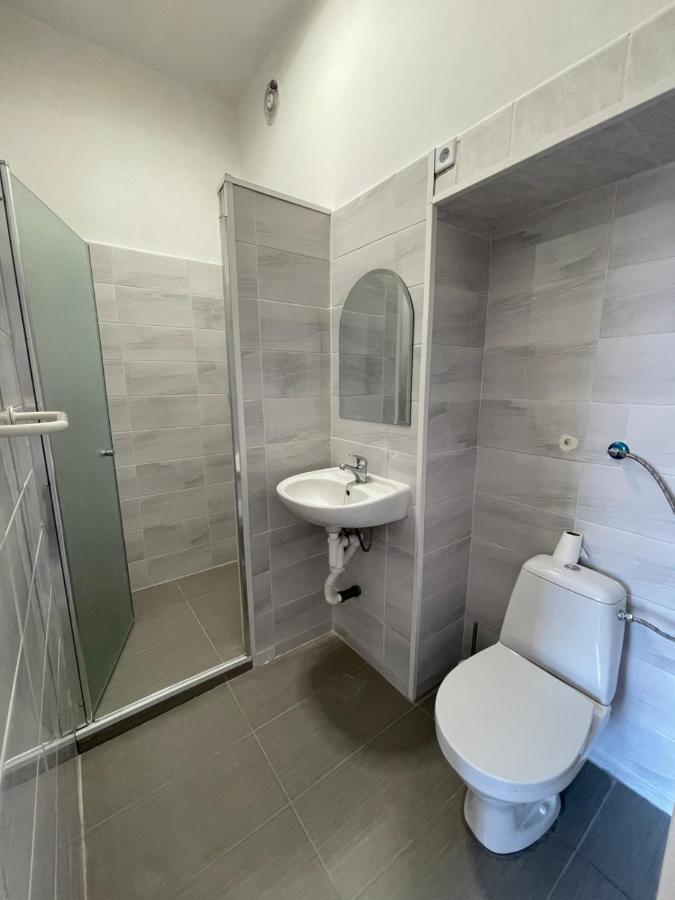 Dreibettzimmer mit eigenem Bad