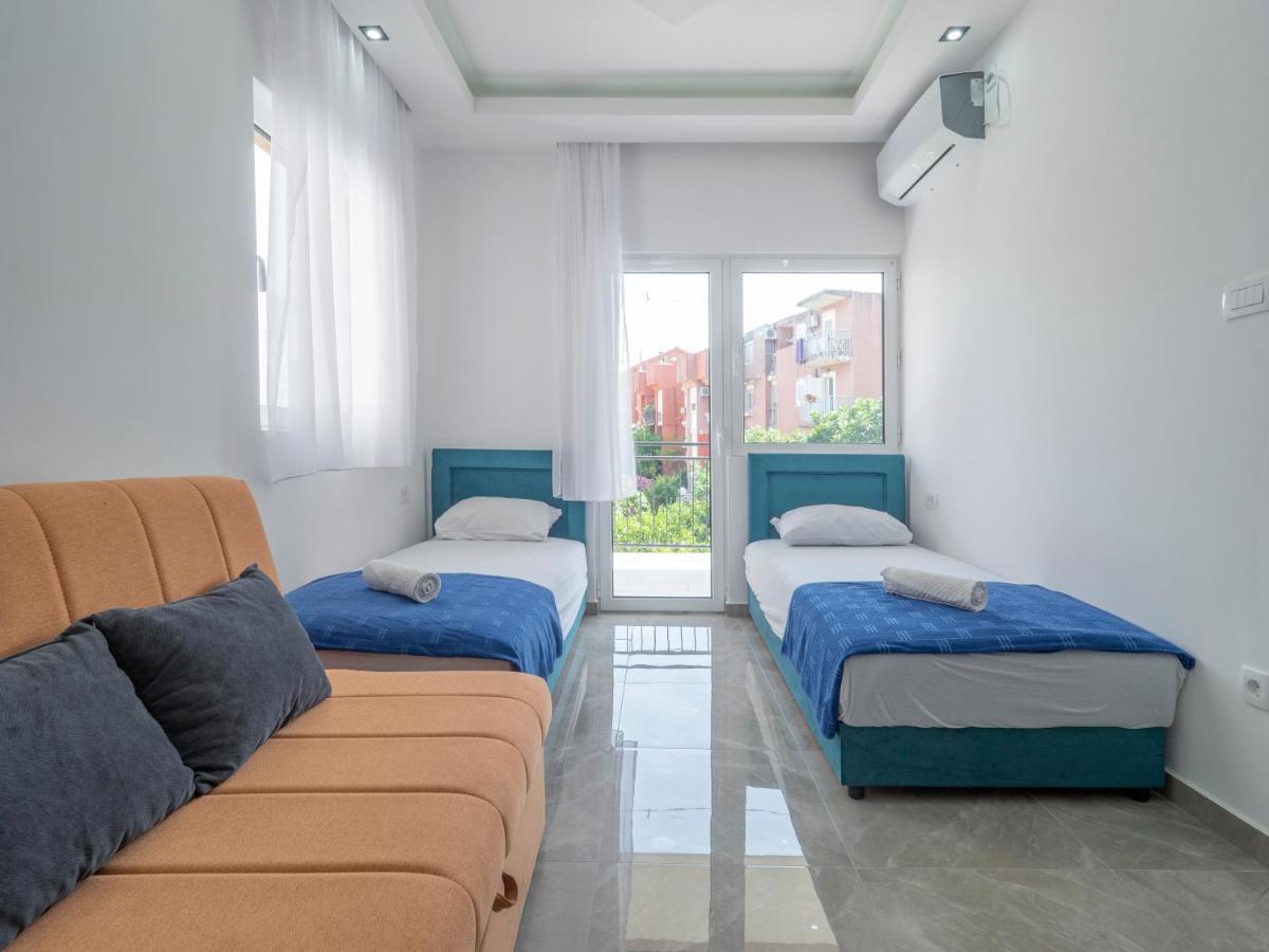 Double Room with Balcony (3 Adults)