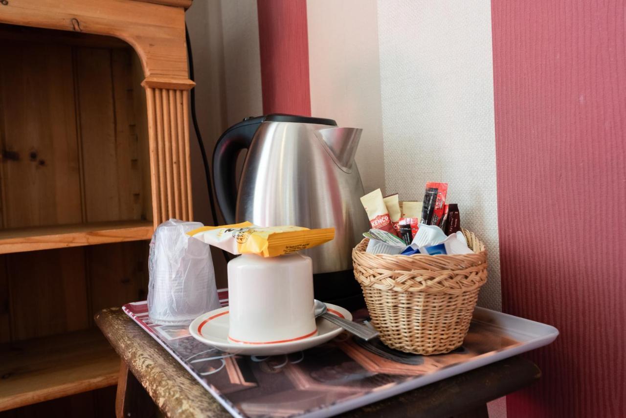 Small Double Room,1381327511:JPEG