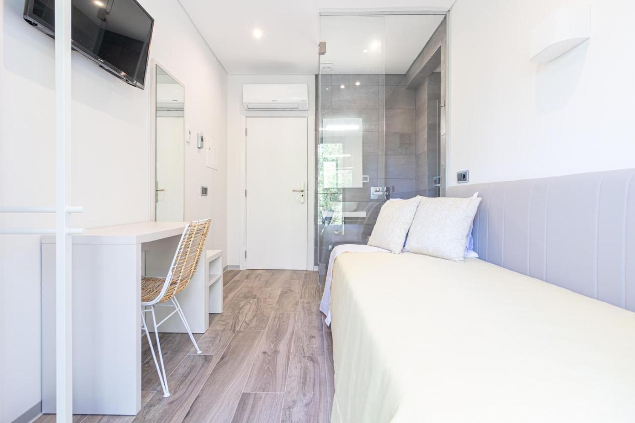 Single Room Balcony,1257077653:JPEG