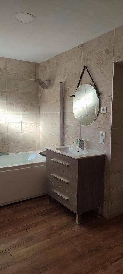 Queen Suite Spa Bath,1259660878:JPEG