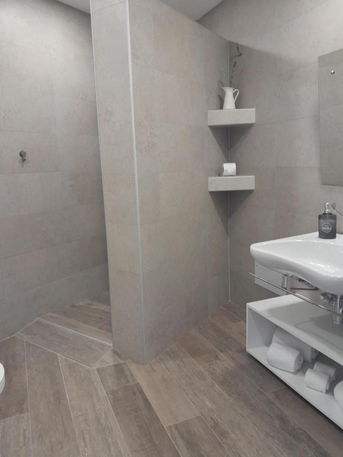 Triple Room Private Bathroom,1657907215:JPEG
