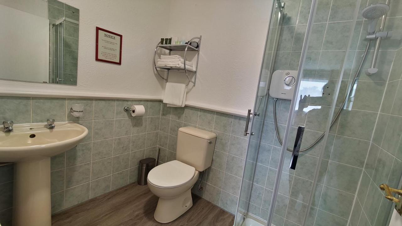 Family Room,1269319690:JPEG