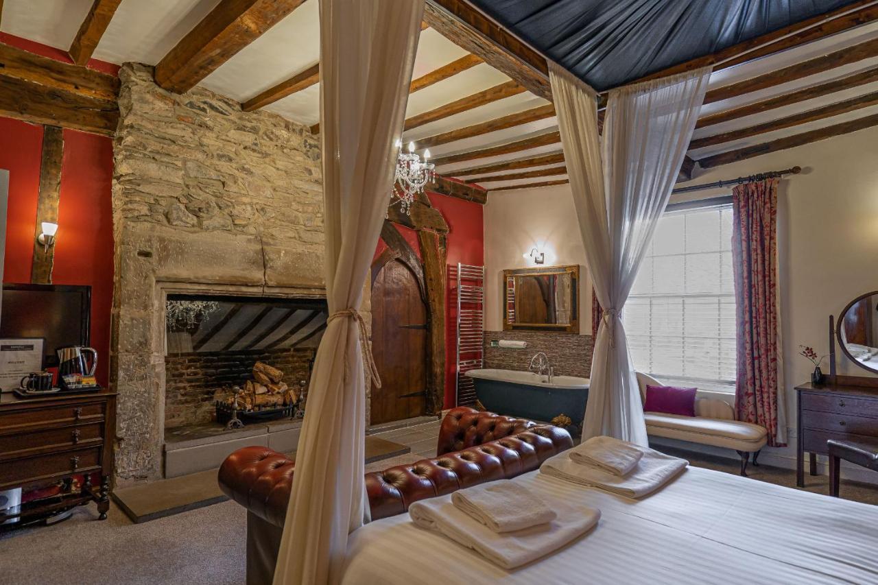 Double Room with Four Poster Bed