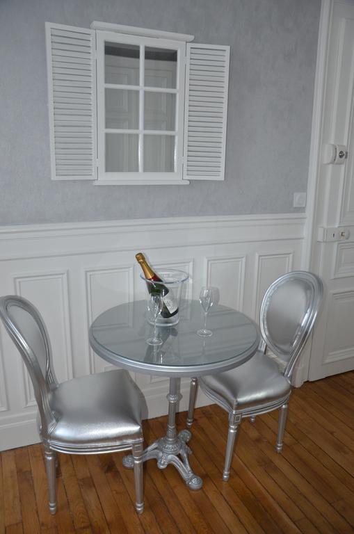 Suite,134647458:JPEG