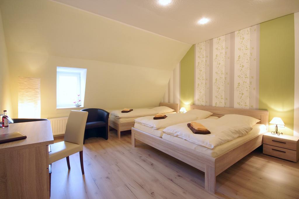 Dreibettzimmer