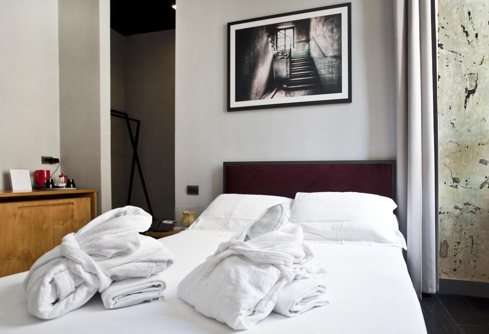 Deluxe Double Room with Small Double Bed