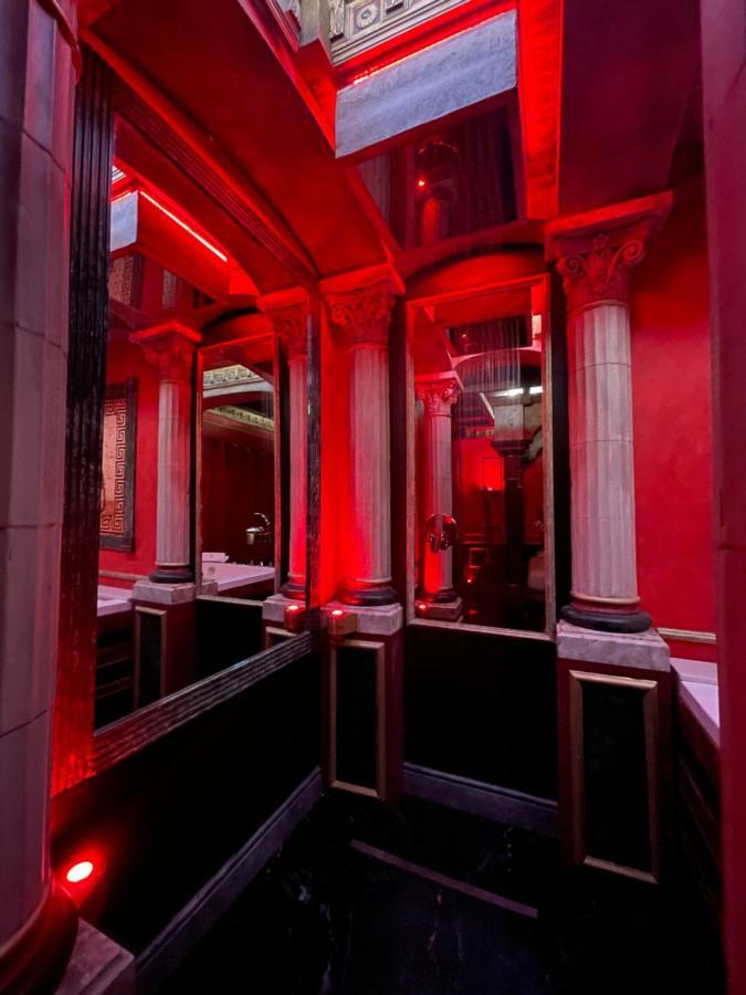 King Room Spa Bath