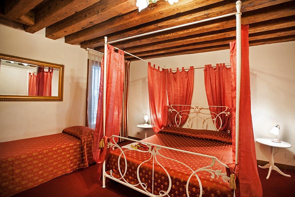 Junior Suite con Vista Canale