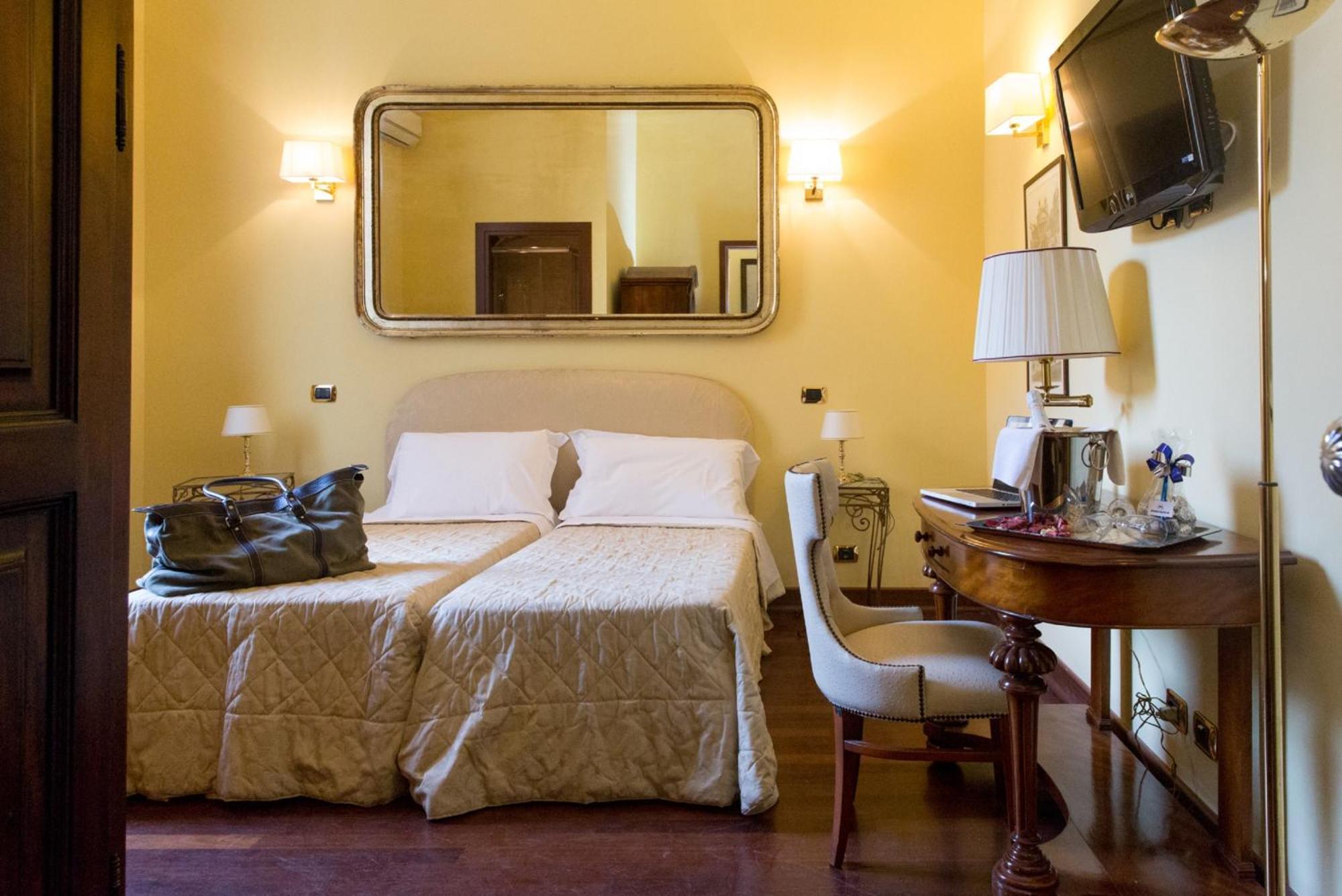 Standard Double Room with Hydromassage Shower