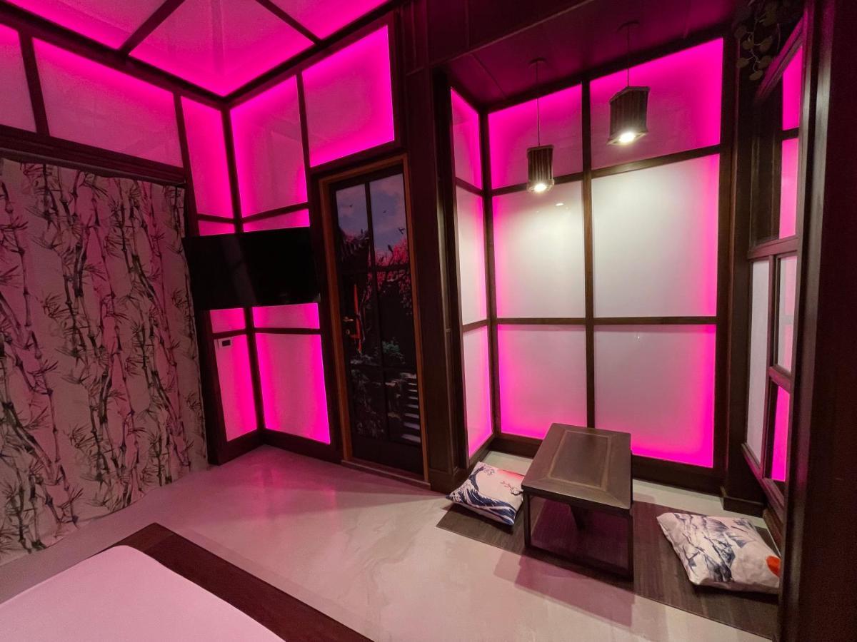 Deluxe Suite Spa Bath