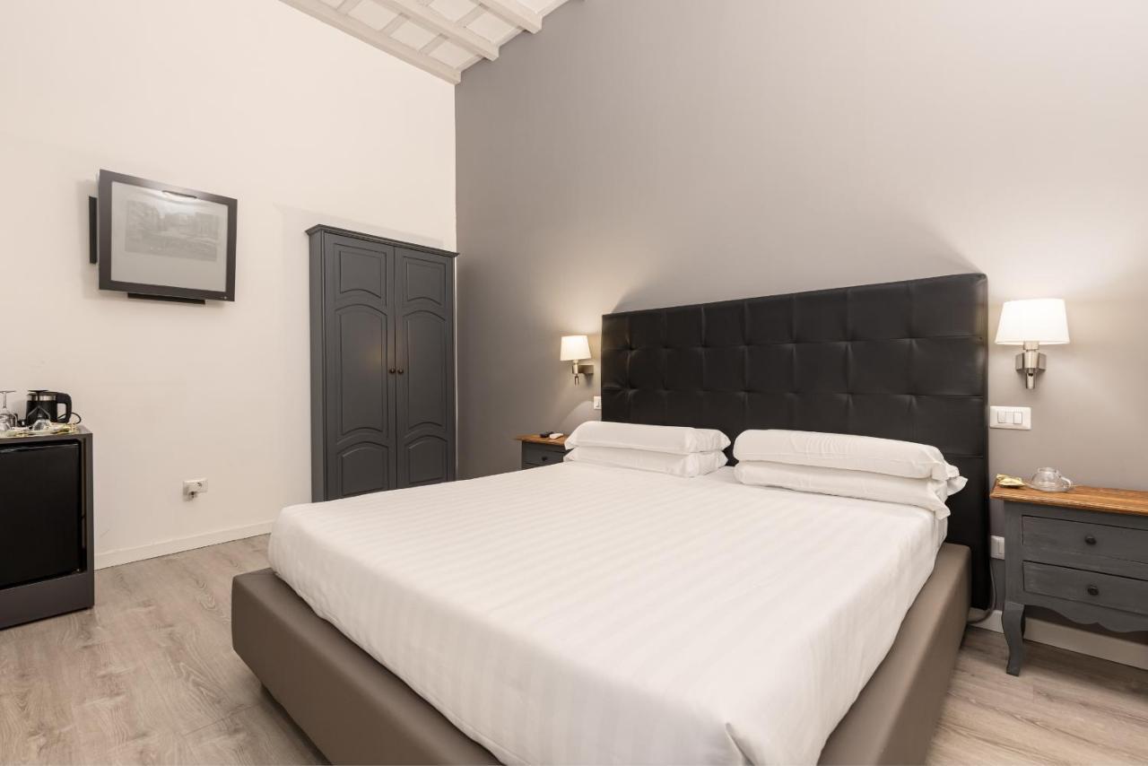 Standard Double Room Via della Frezza