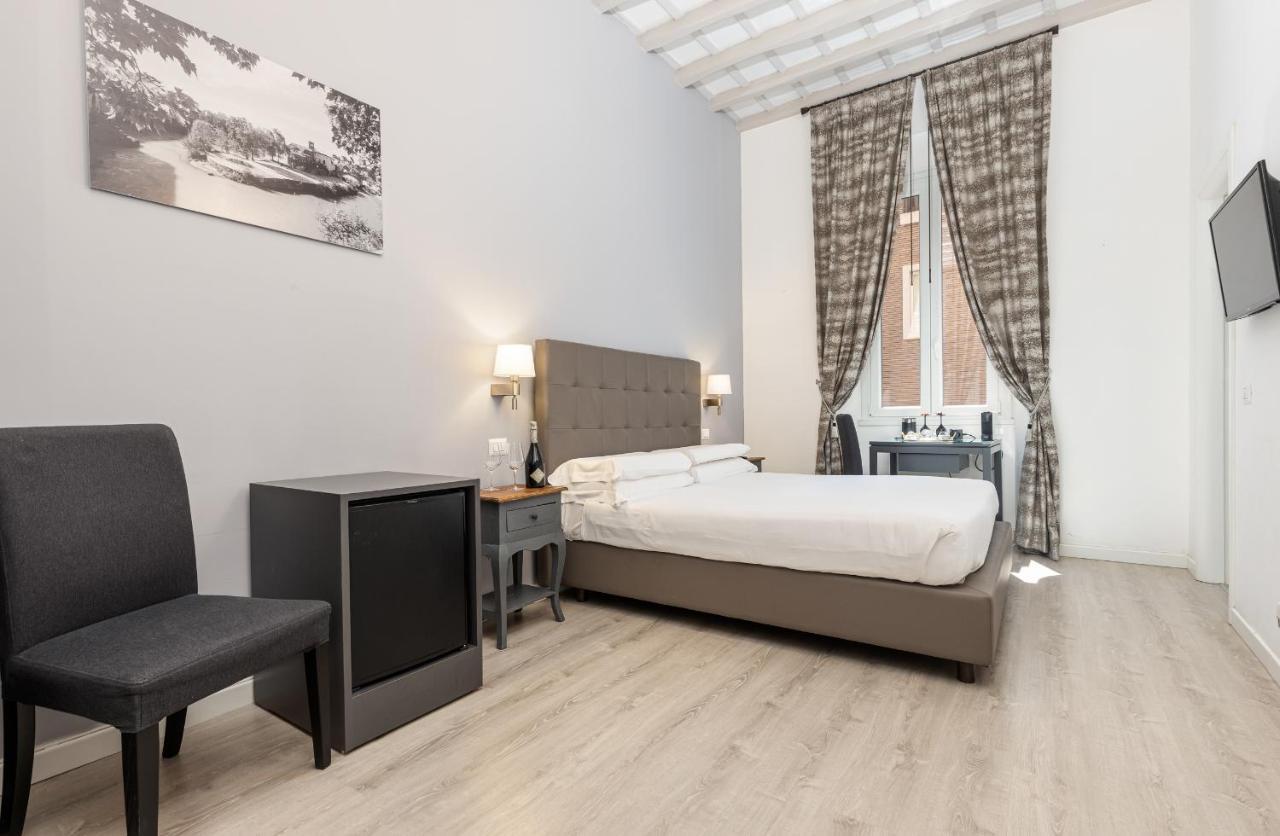 Superior Triple Room-​Via della Frezza
