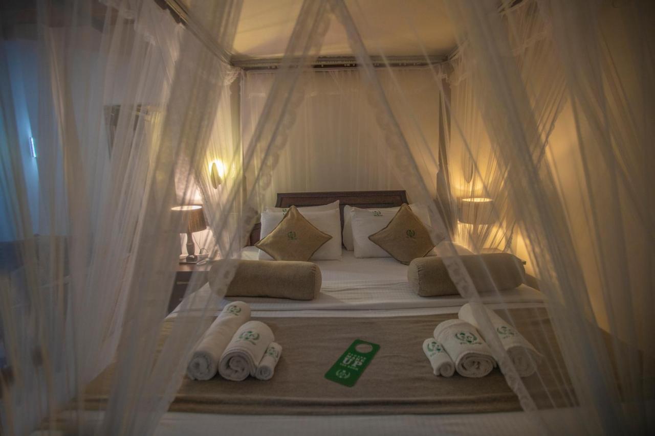 Deluxe King Room with Ella Rock View
