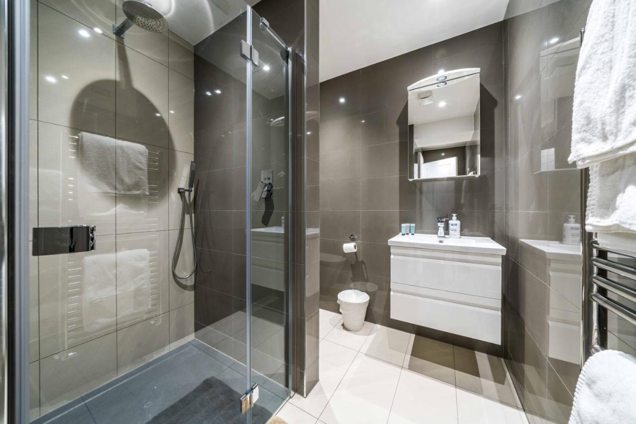 Family Room with Private Bathroom,1291646284:JPEG