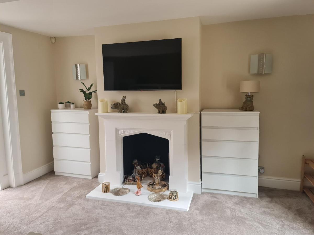 Superior Family Room,1295779285:JPEG