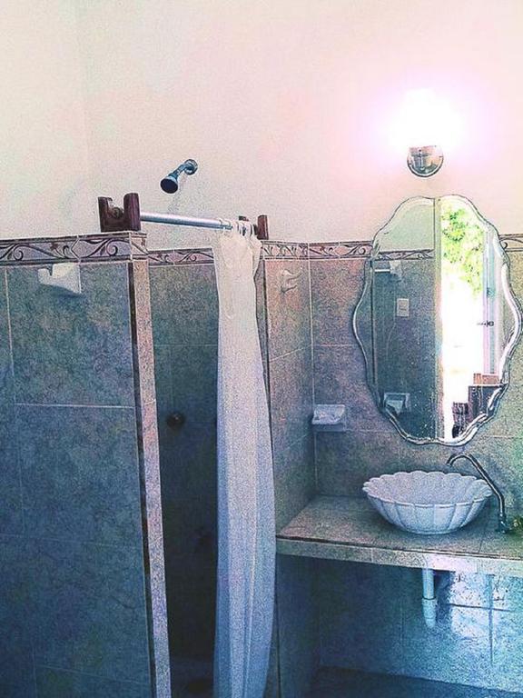 Habitación Doble con baño - 2 camas
