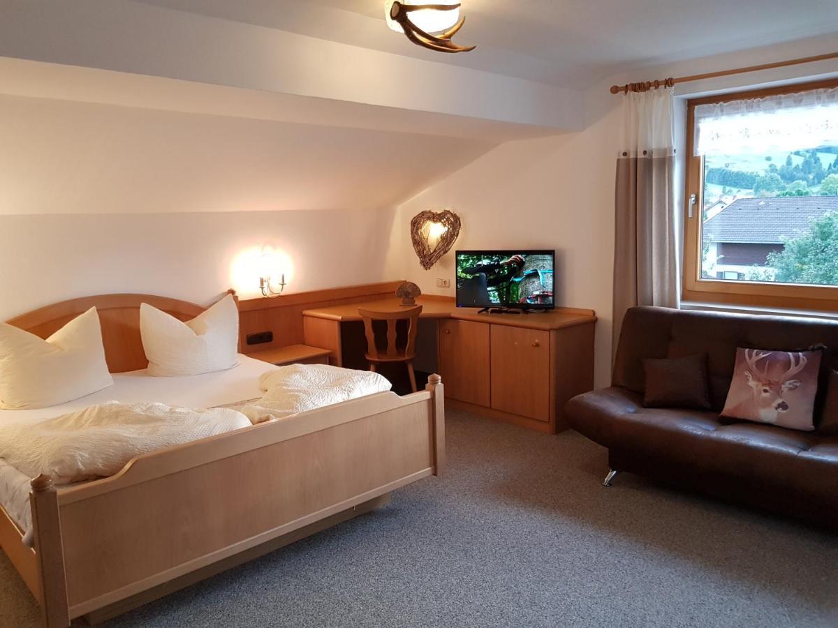 Doppelzimmer mit Gartenblick