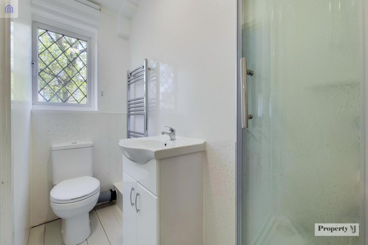 Standard Single Room with Shared Bathroom