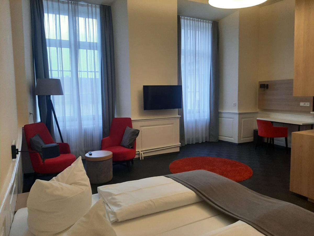Junior Suite,1330966028:JPEG