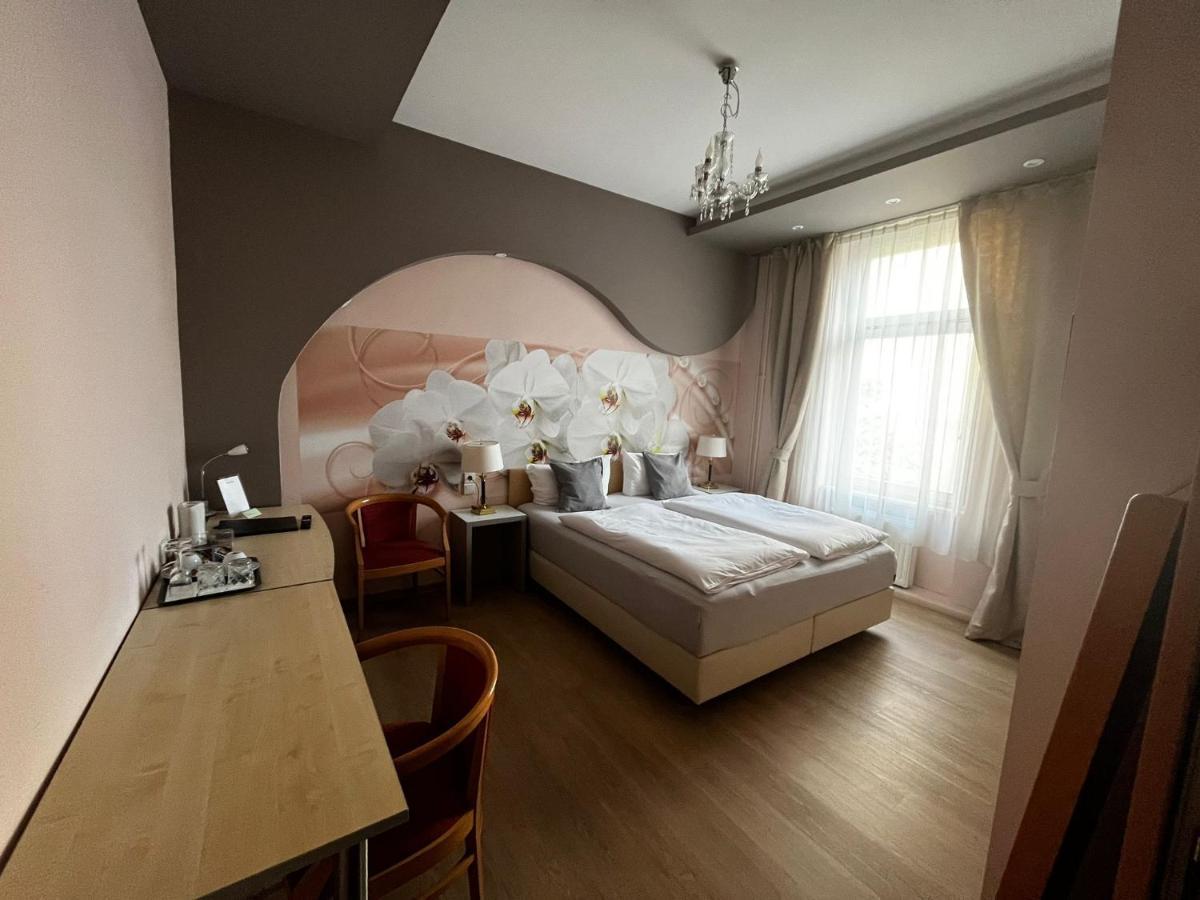 Double Room,1336255649:JPEG