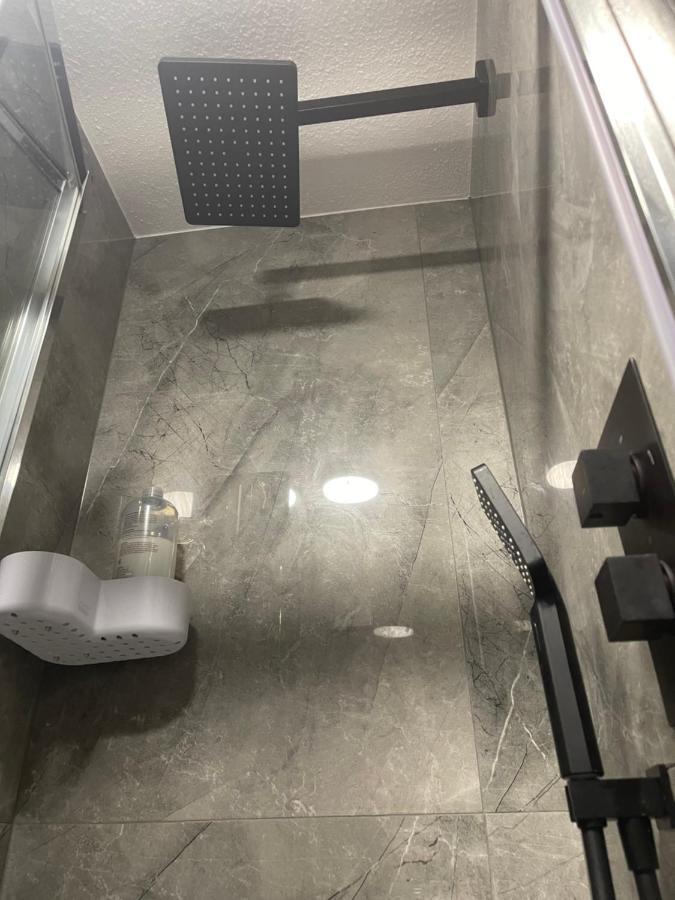 Small Single Room,1341084866:JPEG