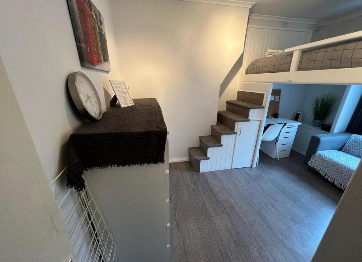 Double Room with Shared Toilet