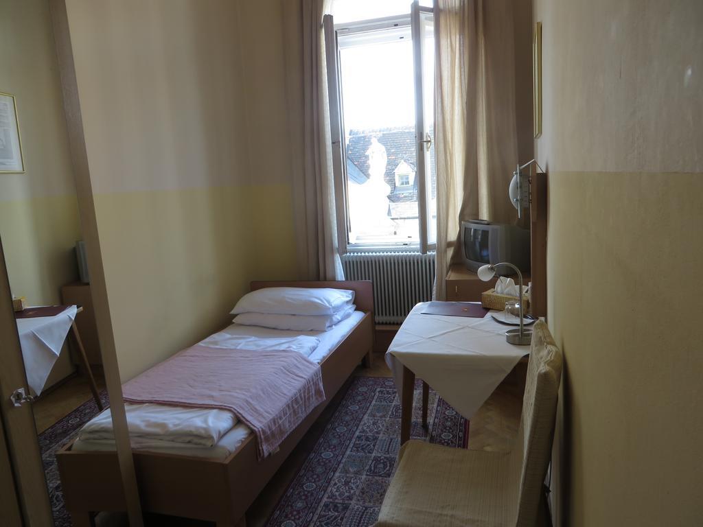 Single Room,134986245:JPEG