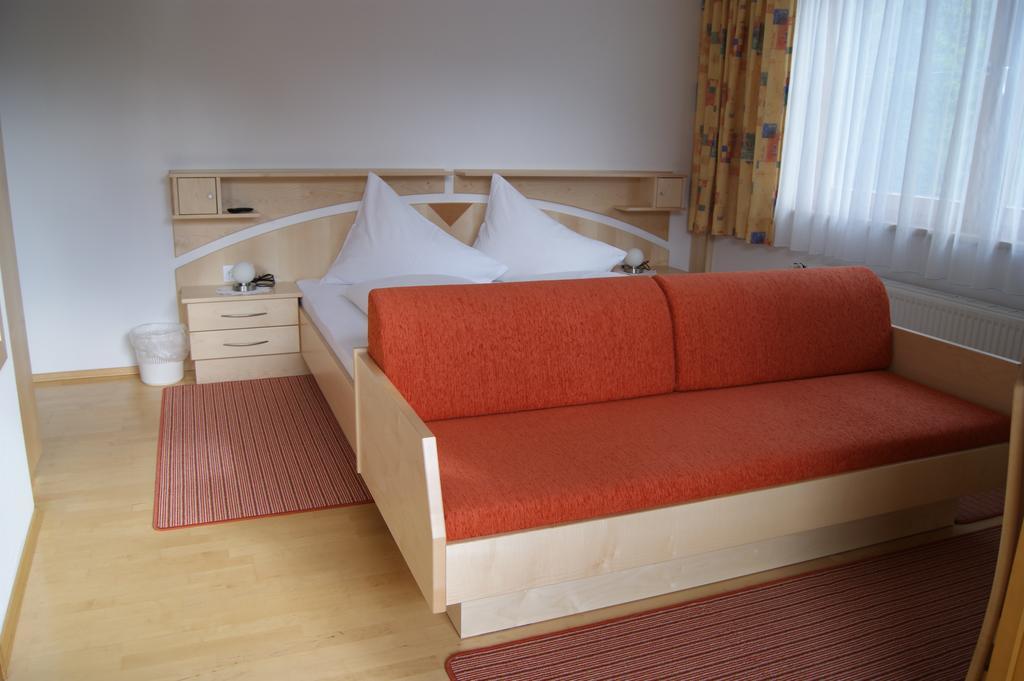 Doppelzimmer mit Balkon
