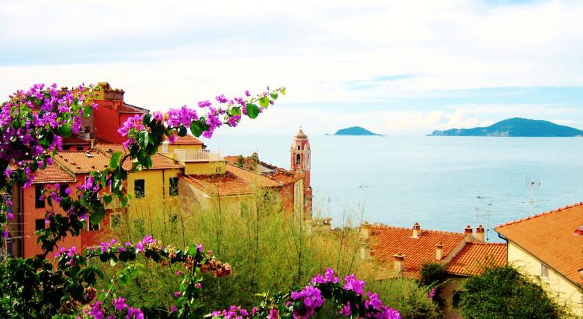 Camera Matrimoniale Deluxe con Balcone e Vista Mare