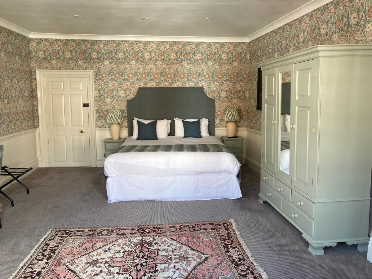 Family Room,1352749591:JPEG