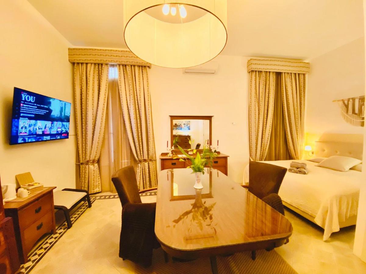 Executive King Room with Private bathroom
