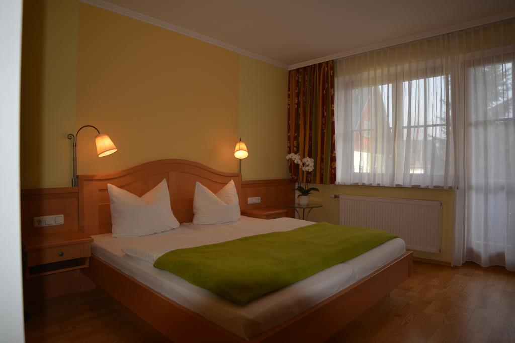 Doppelzimmer mit Balkon