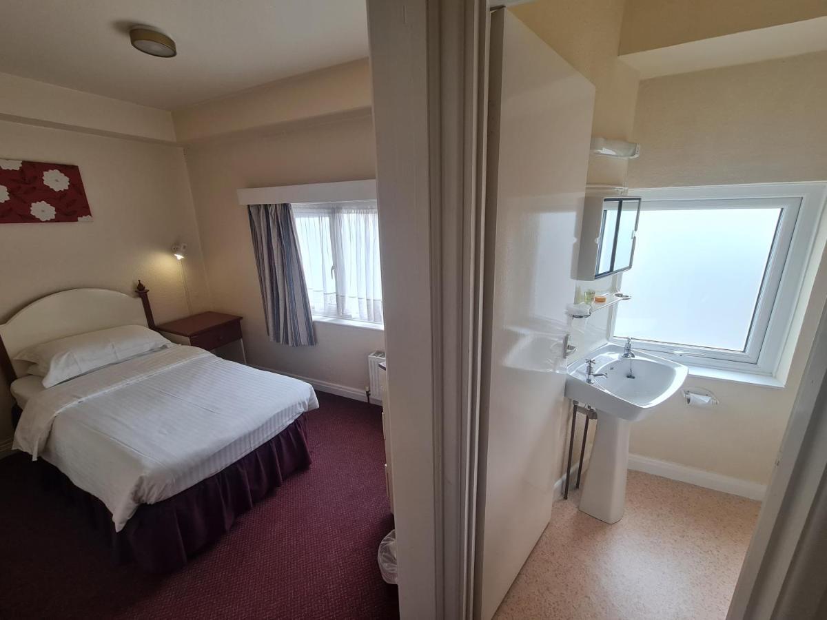 Single Room with Street View
