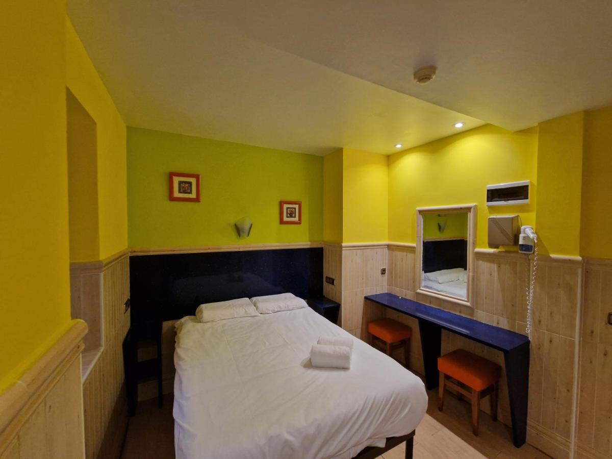 Single Room,1360135451:JPEG