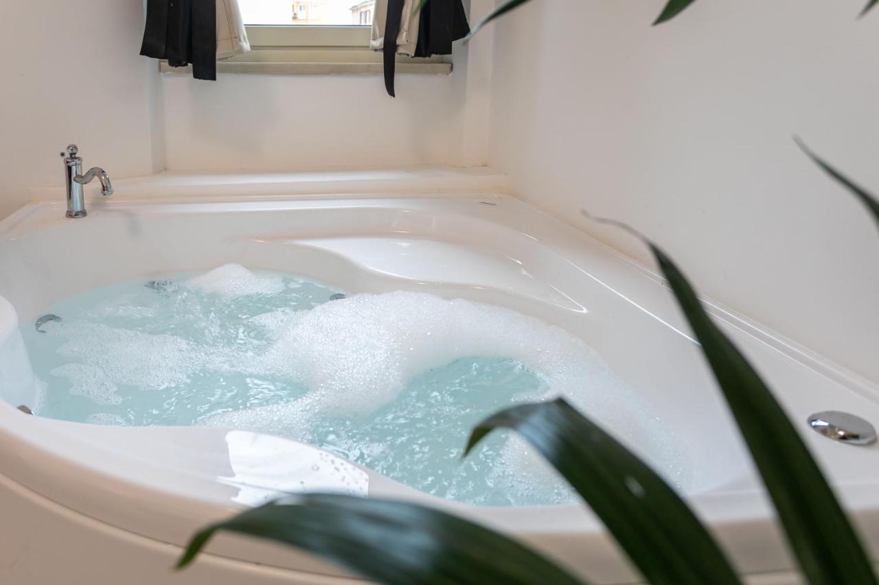 Double Room Spa Bath,1366229222:JPEG