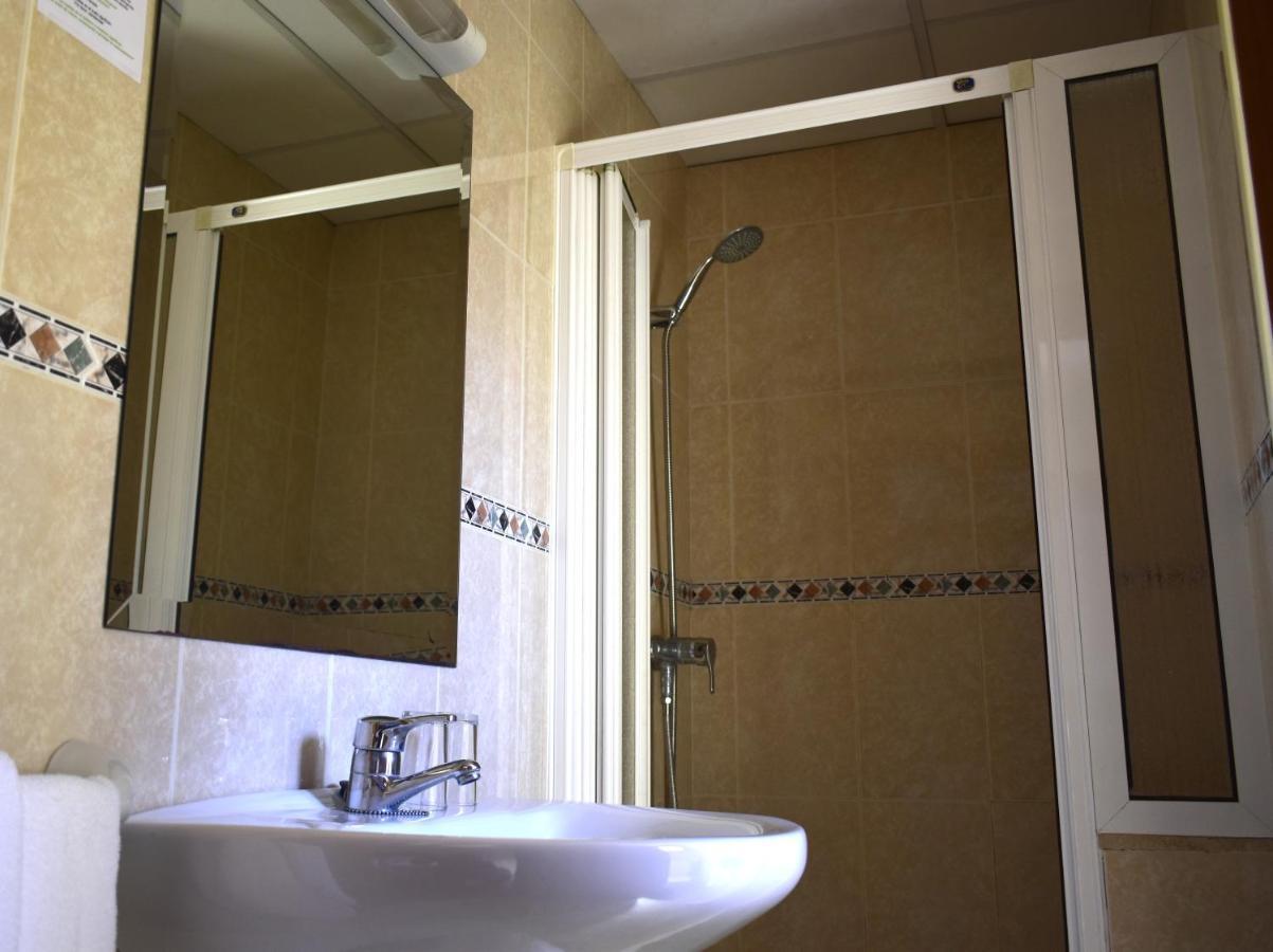 Double Room Private Bathroom,1368464309:JPEG
