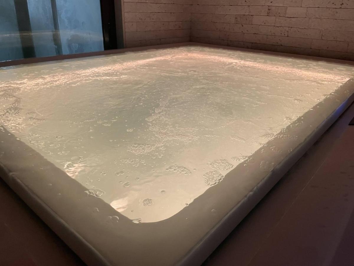 Deluxe Room,1374208694:JPEG