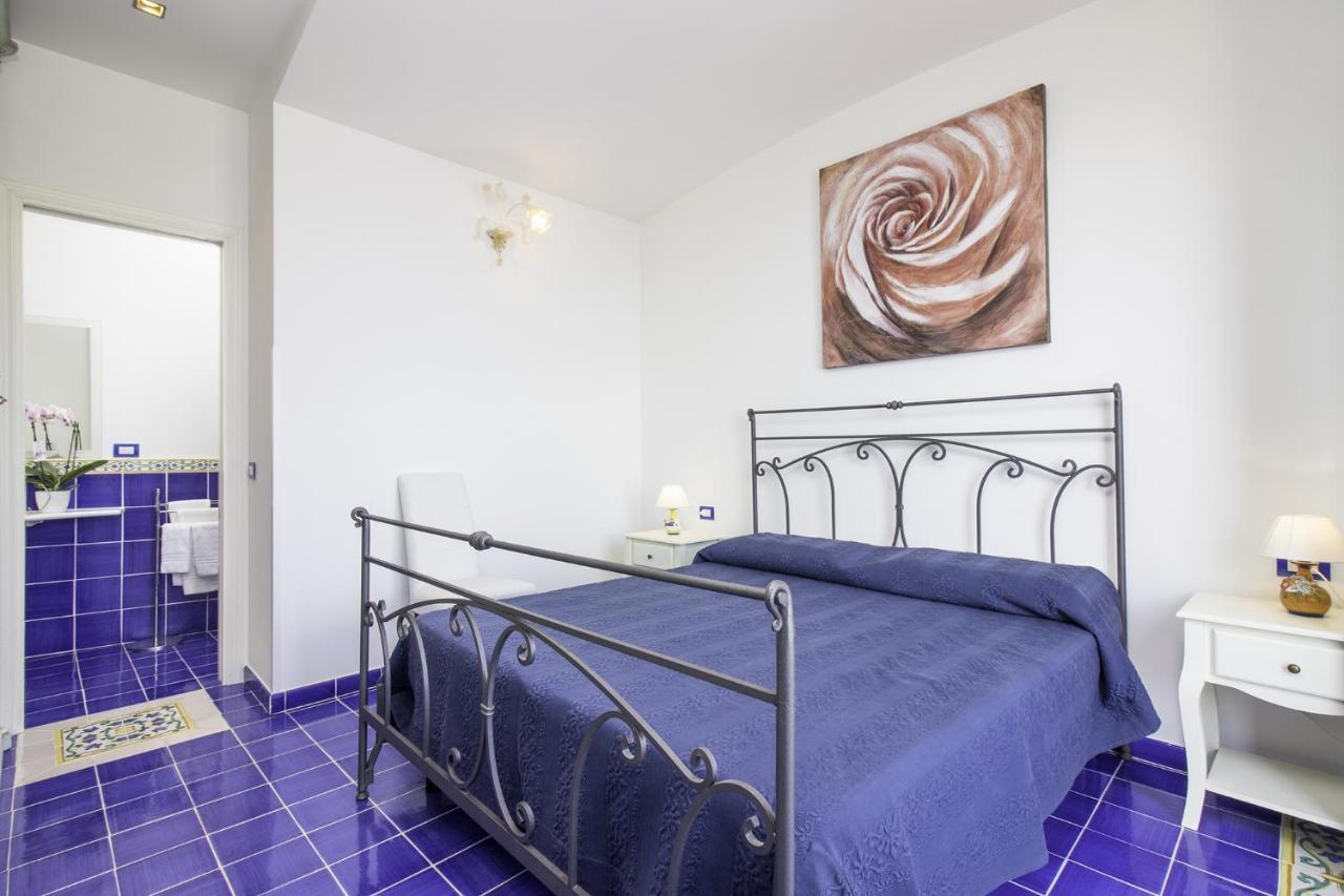 Deluxe Double Room with Sea View (2 Adults + 1 Child)